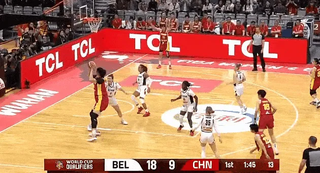 张子宇篮下接球强攻打进，中国女篮追至11-18落后比利时